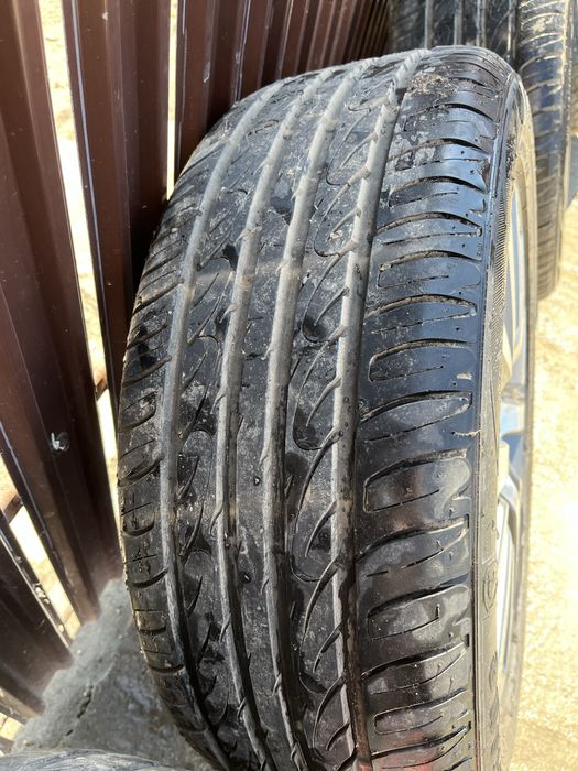 Vamd roti  aliaj cu anvelope de vara originale Peugeot 215/55/R17