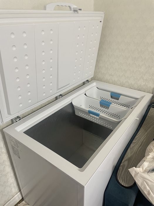 Морозильник в идеальным состояние 290л