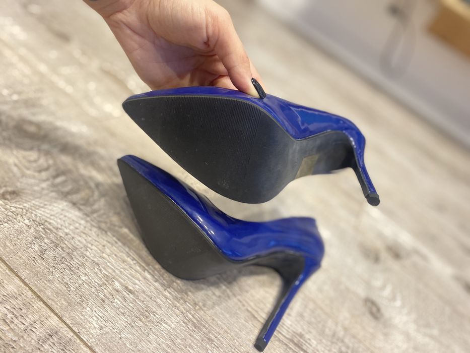 Vand pantofi stiletto dama nr 36, noi!