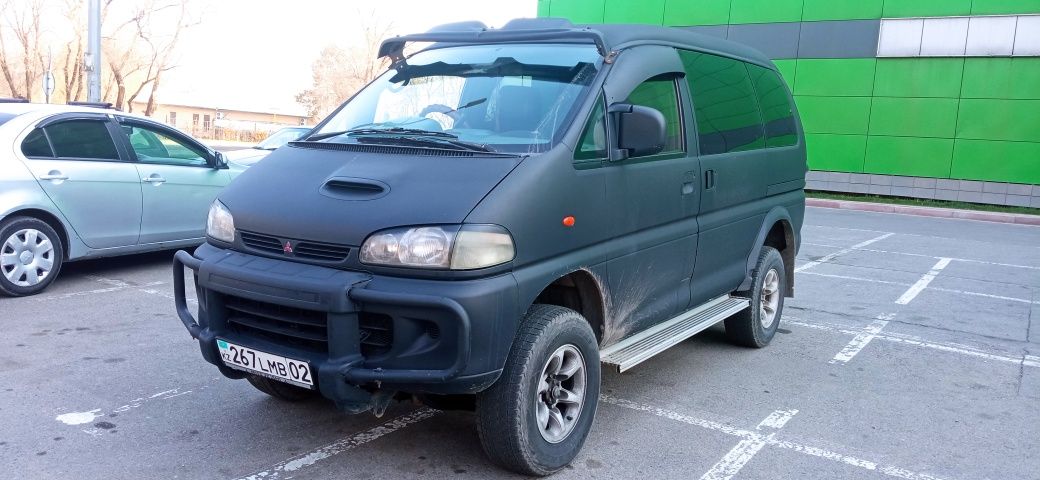 Делика алматы. Мицубиси Делика 1986 года. Mitsubishi Delica литье 16.