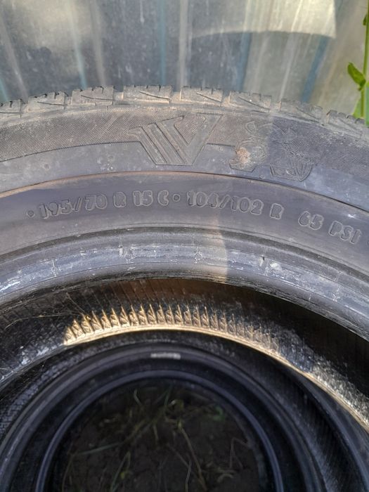 Vând 5 Cauciucuri 195/70/15 C.