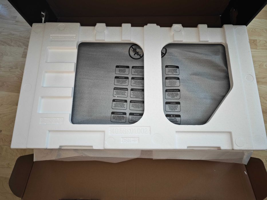 НОВ Монитор BenQ MOBIUZ EX3210U 32 Zoll 4K ULTRA HD LED Gaming Monitor