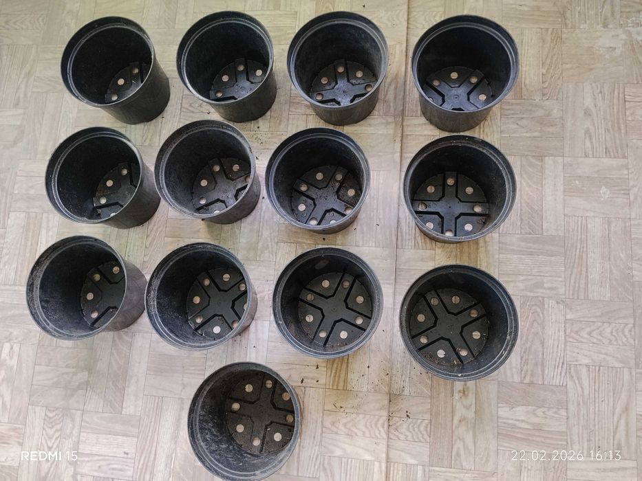 Правоъгълни и кръгли саксии