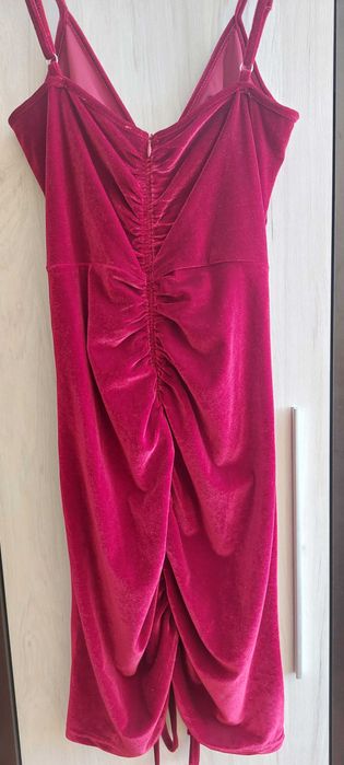 Червена велурена рокля (кадифе)