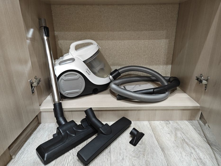 Пылесос Tefal Swift Power Cyclonic TW2947EA белый