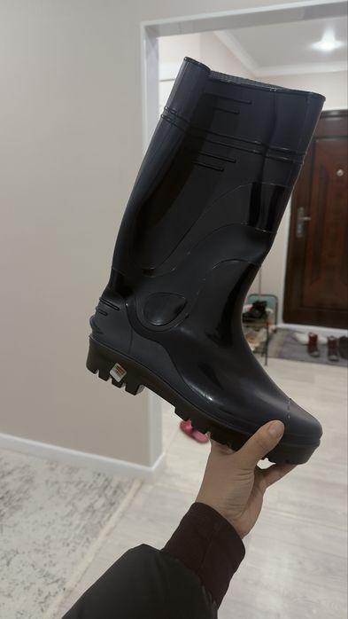 Резиновые сапоги новые