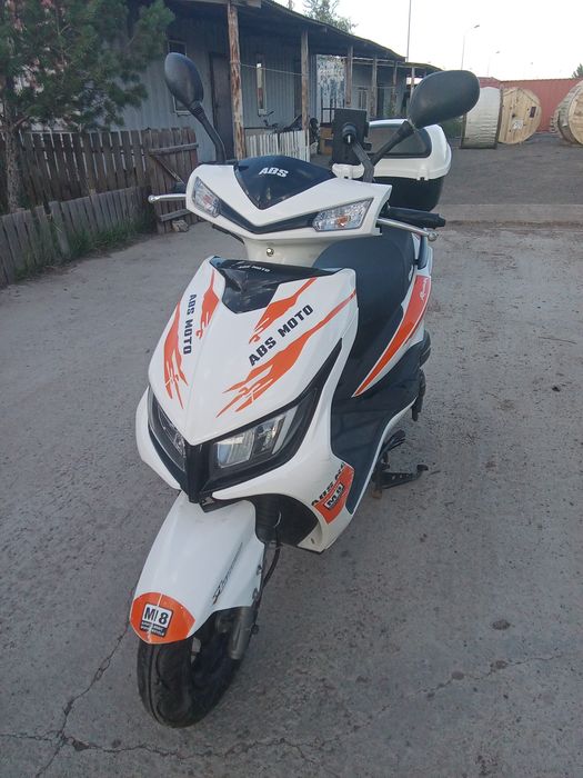 Продаю Скутер М8