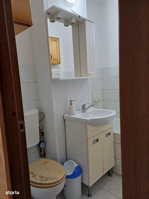 Vand apartament cu 2 camere decomandate