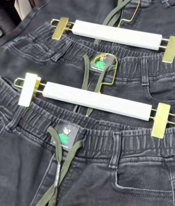 Новые джинсовые брюки