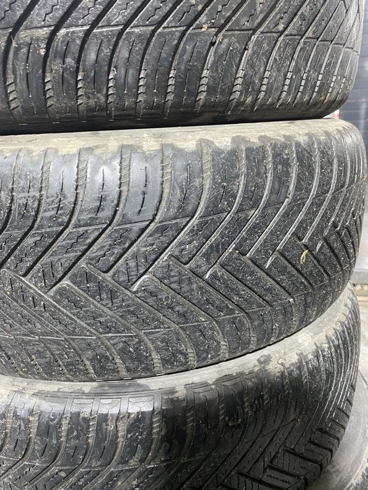Anvleope all sezon Hankook 215/55/17 dot 2023
