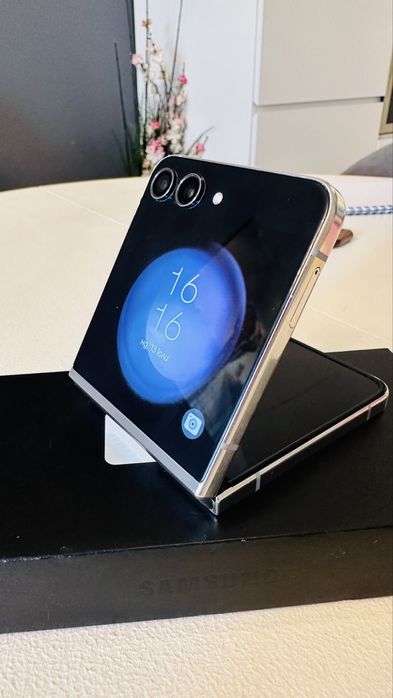 Samsung Galaxy z Flip 5 512