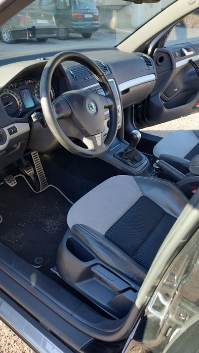 Шкода Октавия 2 VRS 2.0 турбо бензин.