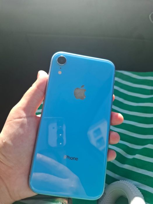 Айфон XR  продам