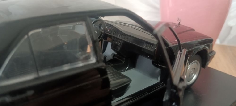 Коллекционная модель Мерседес 1:24