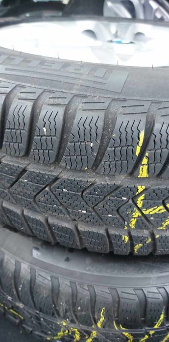 Roti BMW X1 f48 anvelope Pirelli Winter 225 55 r17 runflat