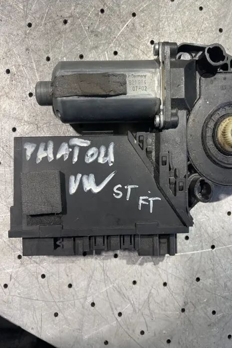 Motoras macara geam spate dreapta 3D0 959 704 G 3D0 959 704 G