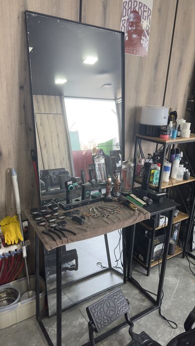 Зеркало для барбершопа