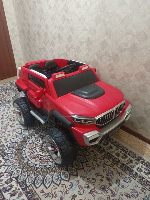 Машина детская , в отличном состоянии