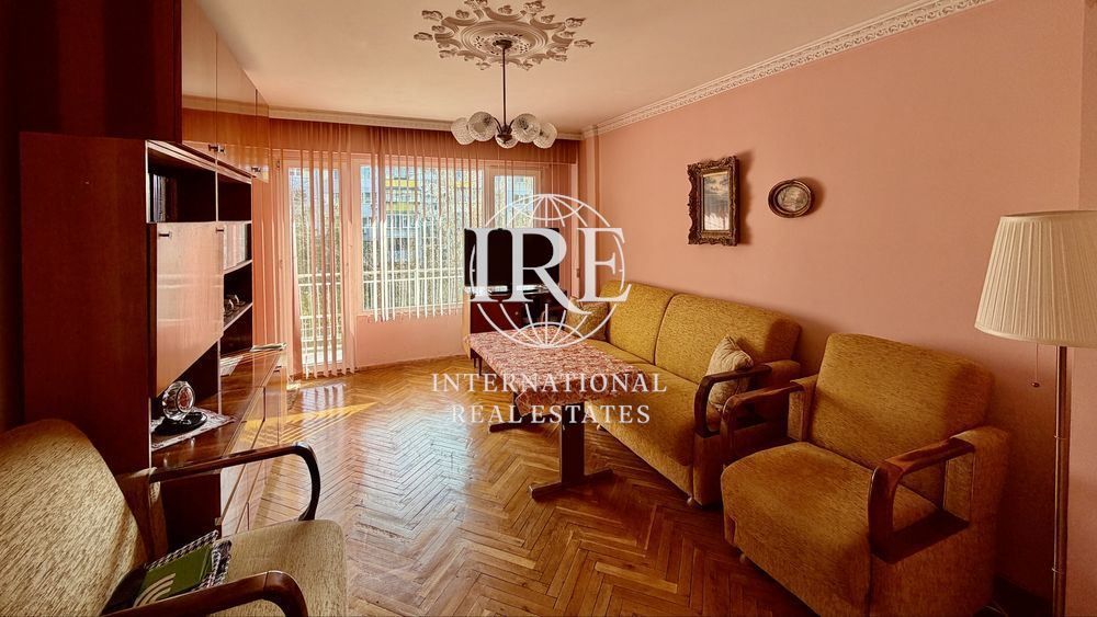 Продава се Четиристаен апартамент в Варна, Цветен квартал - 96 кв.м за 866 €/кв.м - Снимка #3