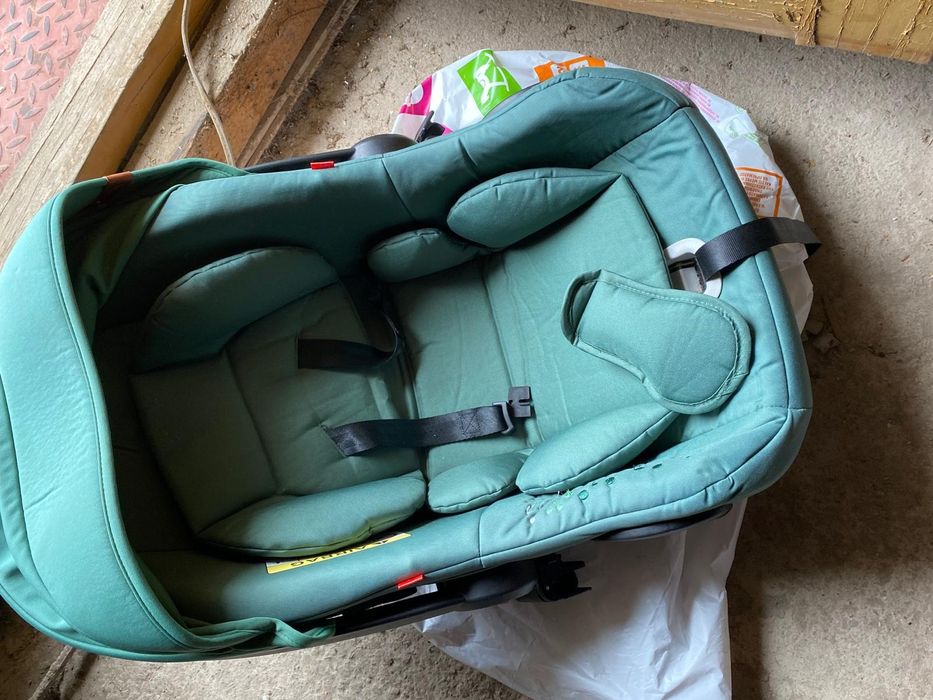 Carucior copii Chipolino Piruet 3 in 1 cu sezut rotativ