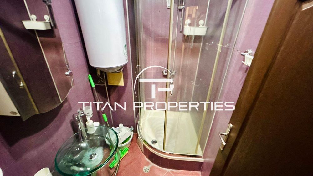 Дава се под наем Тристаен апартамент в Бургас, Център - 80 кв.м за 680 € - Снимка #11