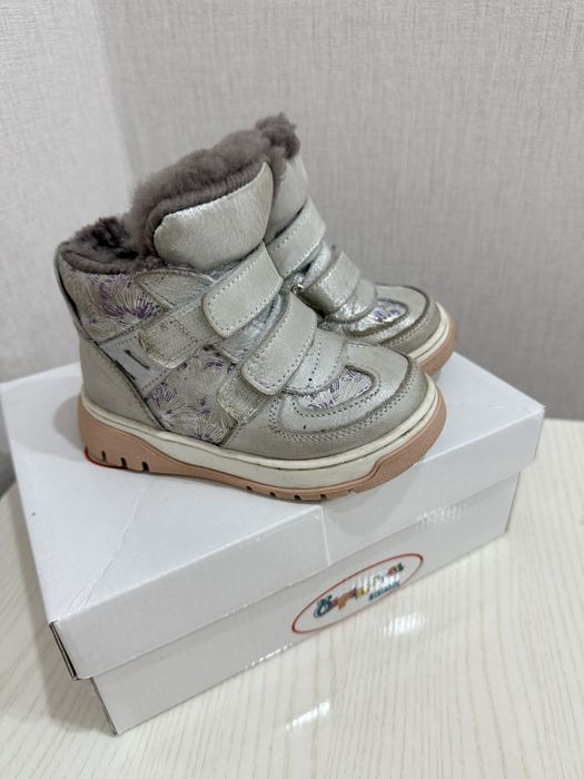 Детский обувь для девочек