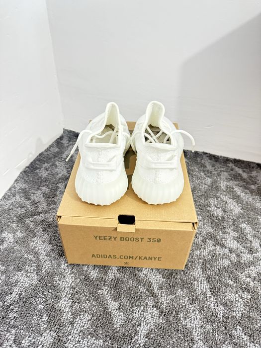 Adidas Yeezy Boost v2 triple white