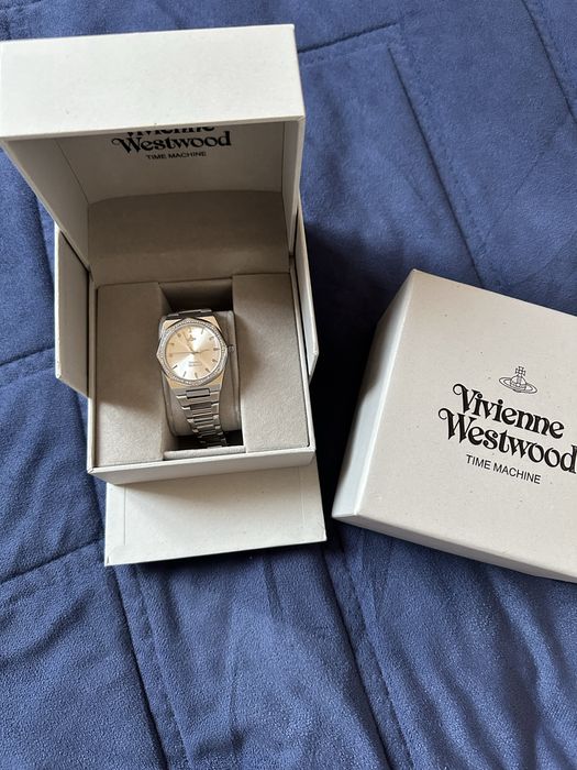 Часы vivienne westwood