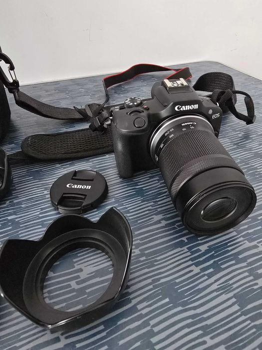 Kit camera foto mirrorless Canon EOS R100 Dual