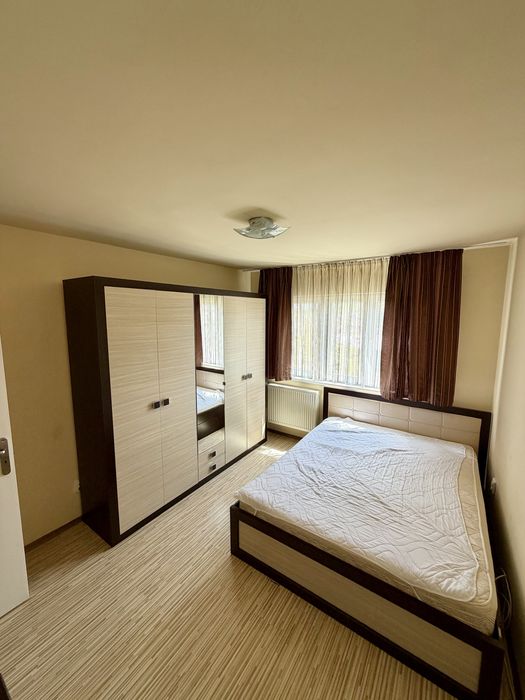 Închiriez apartament 2 camere, decomandat Dambu (zona Darina, scoala)