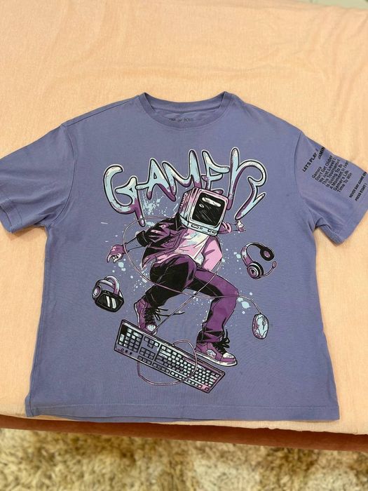 Популярная футболка.