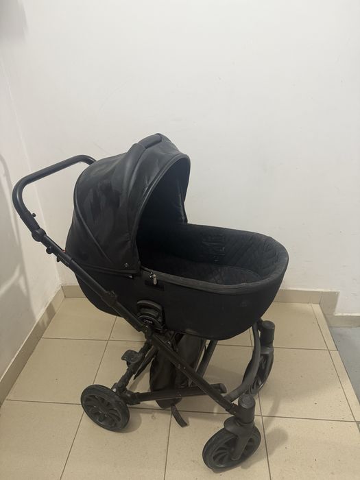 Продам коляску anex