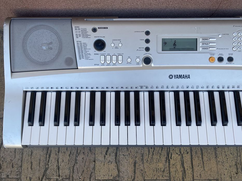 Yamaha PSR-E313  Yamaha