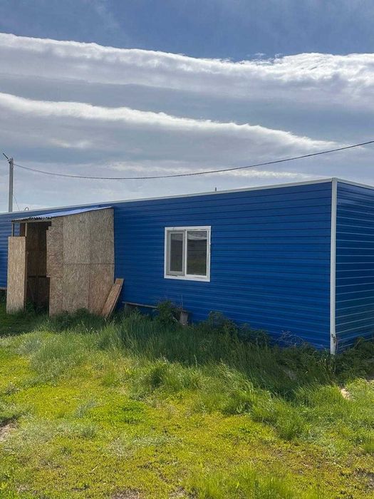 продам жилой контейнер вагончик .