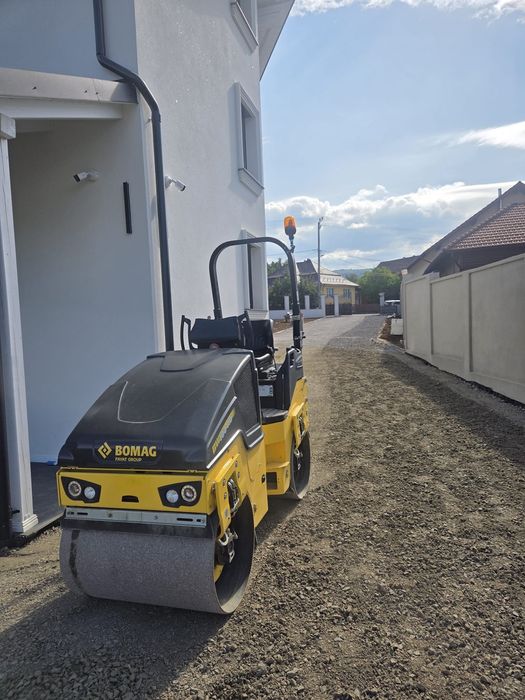 Închiriez cilindru compactor BOMAG BW 100 AD-5 – 2.500 kg