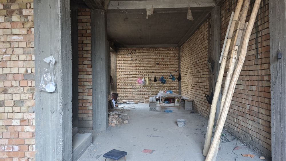 Uy sotiladi 3 sotix korobka Nazarbek Sanatoriyada