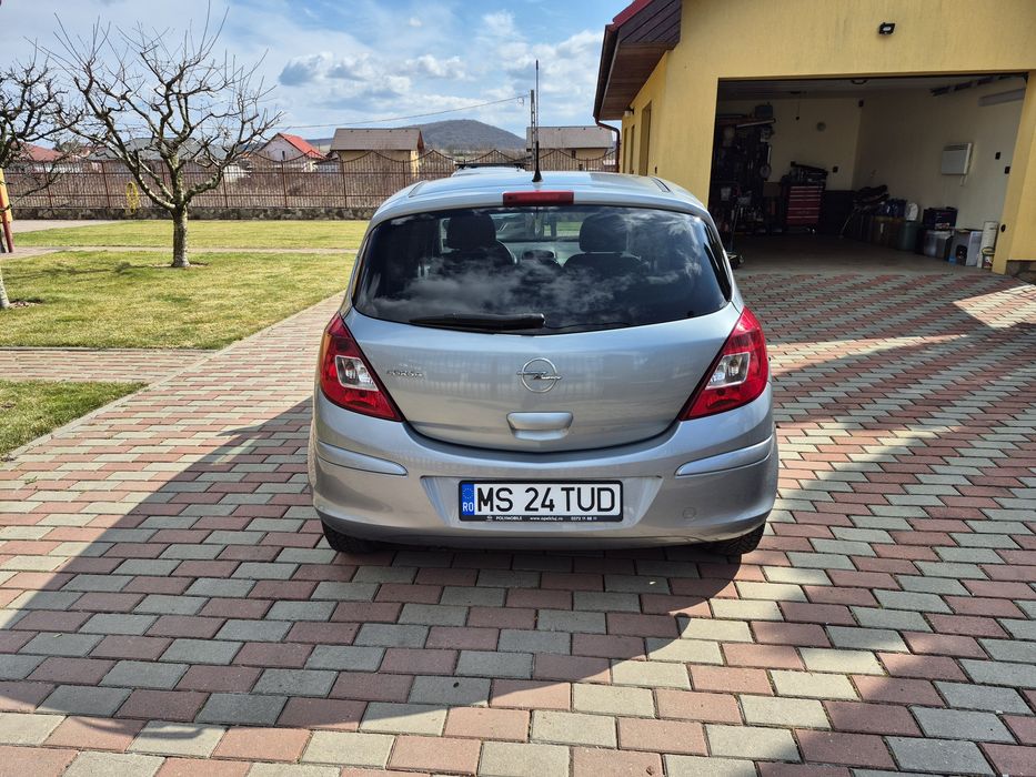 Opel Corsa D 1.2 benzină