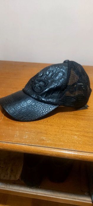 Продам бейсболку Y-3