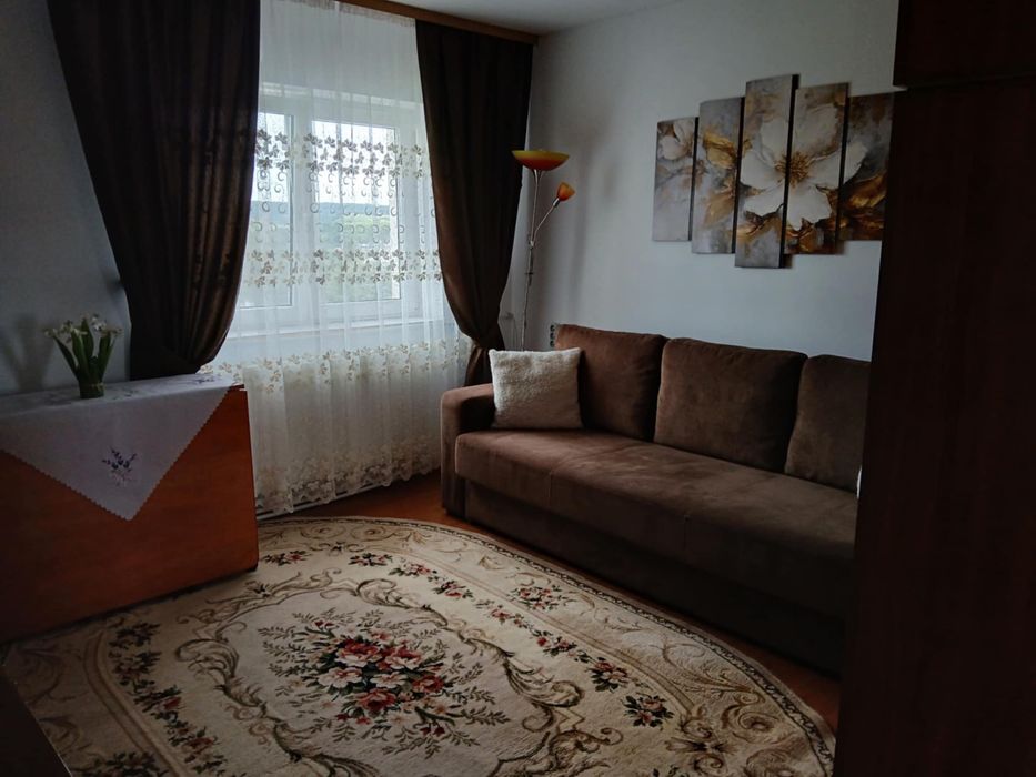 Închiriez  Garsoniera