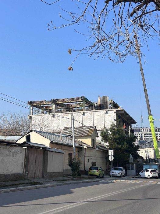 ПРОДАЮТСЯ офисные помещения 179кв.м.+430кв.м. с подземным паркингом