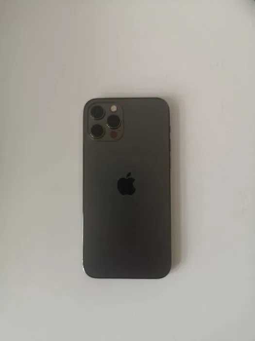 iPhone 12 - изключително запазен, батерия 96%