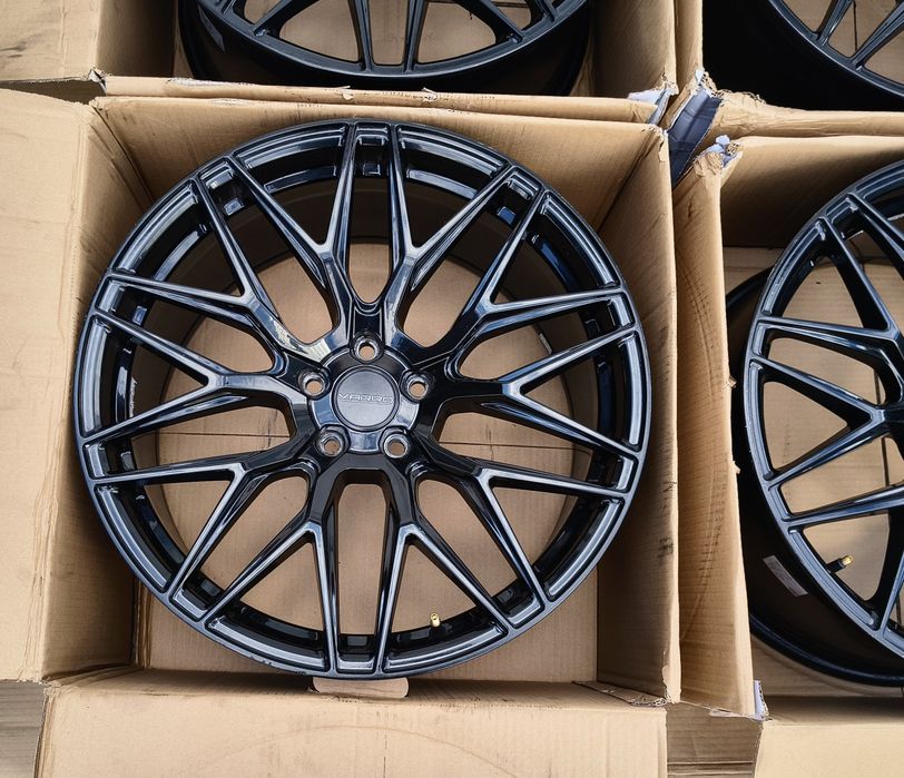 Jante 5 x 114.3 R20  Varro USA  - Full Black  Alpine Aston Martin BYD Dodge  INFINITI Land Rover LEXUS MASERATI Mitsubishi NISSAN Suzuki TESLA TOYOTA