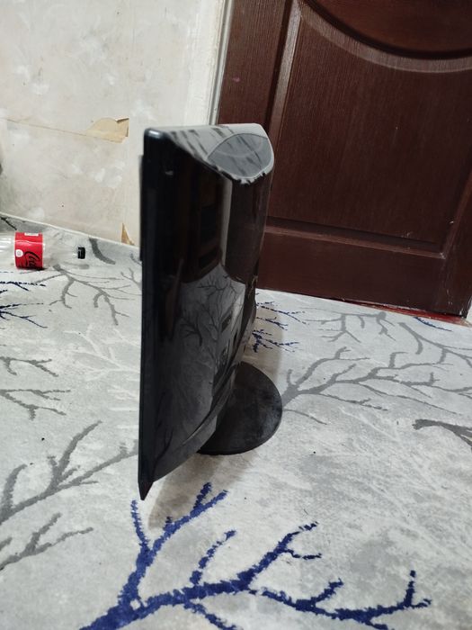Televizor sotiladi