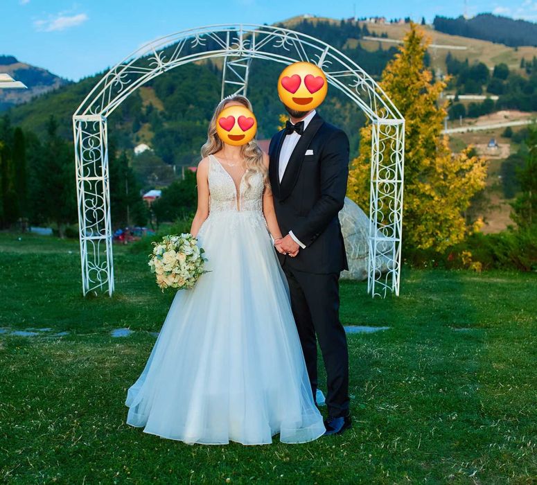 Rochie mireasa tip A-line