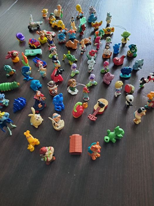 Игрушки киндер разные