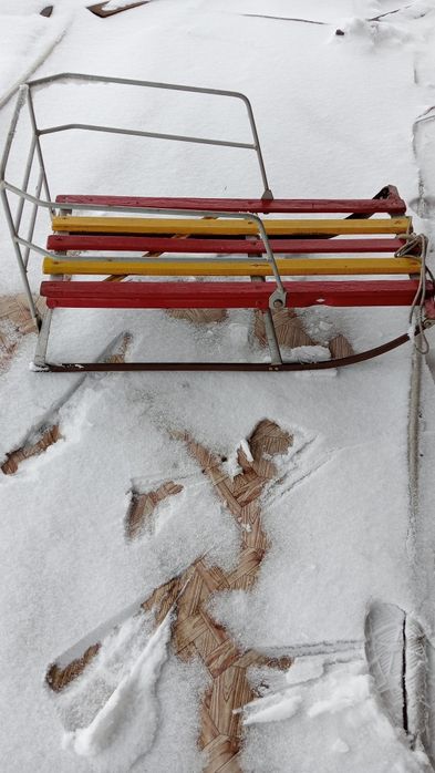 Продам санки срочно