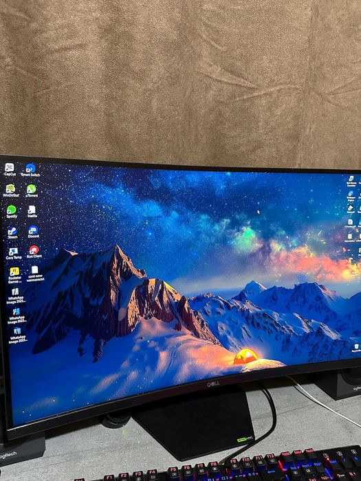 Monitor gaming DELL Curbat 144hz 27 de inchi