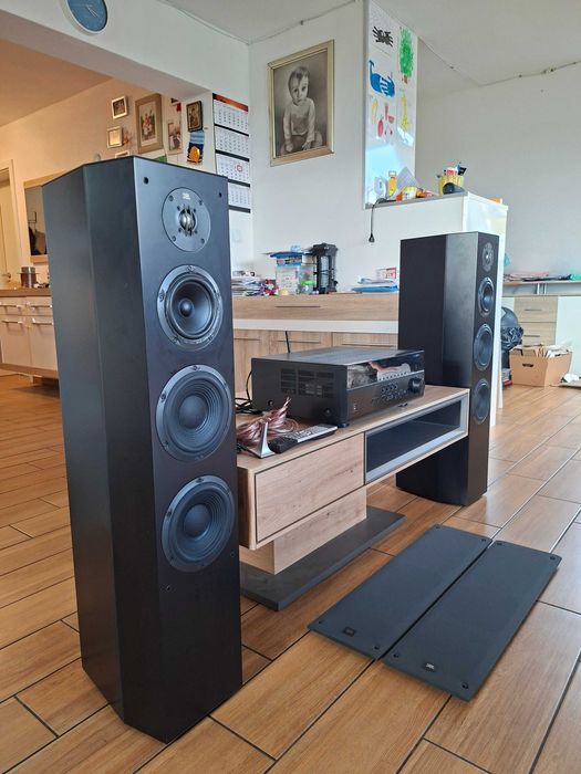 Мощна аудио система: Тонколони JBL XTi 80 + Мрежов 7.2 Ресийвър Yamaha RX-V679 (Wi-Fi, 4K, Bluetooth)