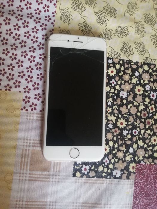 Телефон iPhone 6 читайте описание