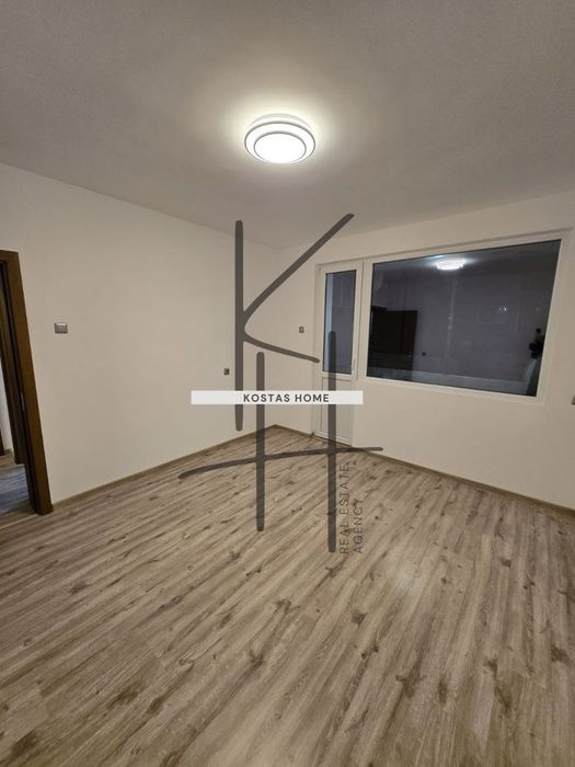 Продава се Четиристаен апартамент в Варна, Галата - 110 кв.м за 1020 €/кв.м - Снимка #2